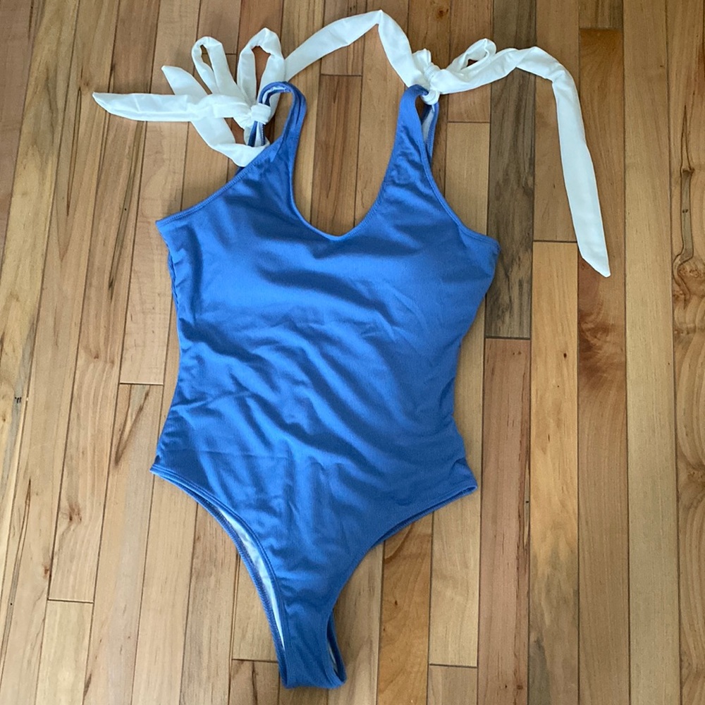 SHEIN Woman Bathing Suit - Picture 2 of 9
